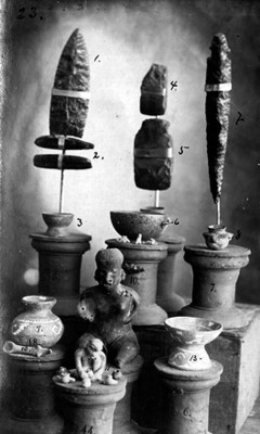 Piezas de cerámica y litica prehispánicas de Jalisco y Nayarit