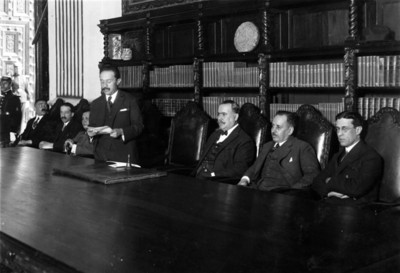 Obregón y Vasconcelos en la inauguración de la biblioteca Ibero Americana