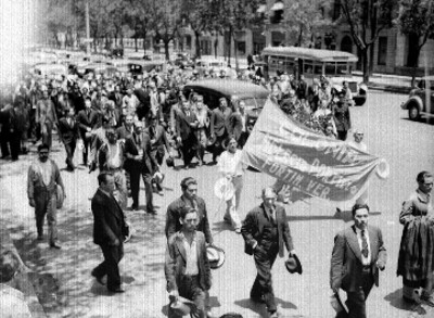 Funeral mitin de obreros por las calles de la Cd. de México