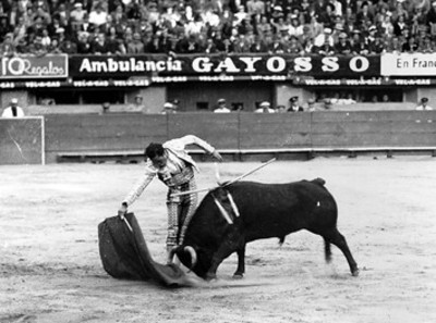 Silverio Pérez en un pase al natural
