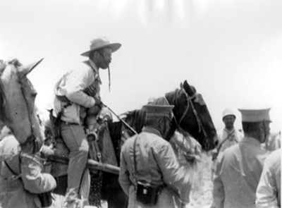 Francisco Villa a caballo después de la batalla de Rellano