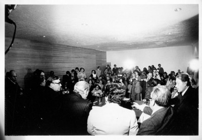 Reporteros y periodistas durante la conferencia de prensa de Kurt Waldheim