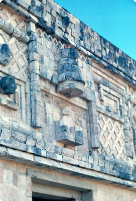 Mascarones en el edificio poniente, detalle