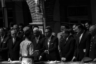 Gustavo Díaz Ordaz preside la ceremonia de entrega de títulos a agrarios