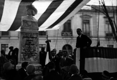 Orador durante homenaje a Giuseppe Garibaldi en Avenida Chapultepec