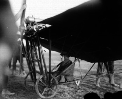 Edmond Audemars abordo del Demoiselle