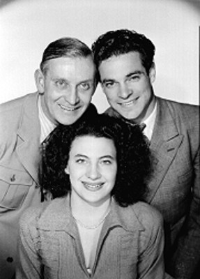 Trio Latino, sonríen