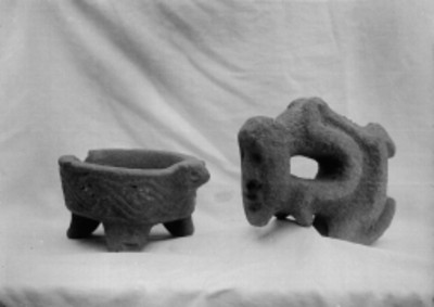 Cajete trípode y escultura zoomorfa