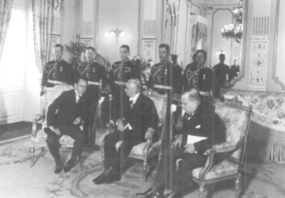 Pascual Ortiz Rubio y el Sr. Soler ministro de Paraguay en el Castillo de Chapultepec