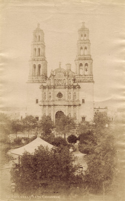 "Catedral y Plaza" de "Chihuahua"