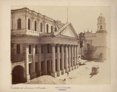 Teatro Degollado, fachada
