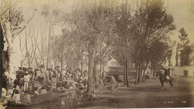 Vendedores de flores y legumbres en el canal de "La Viga"