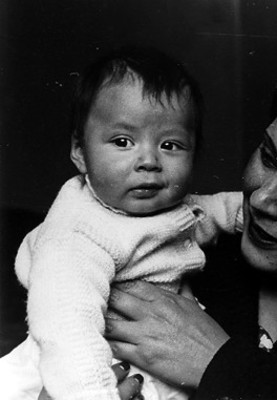 Esposa e "hijo del Lic." Genaro "Vázquez", retrato