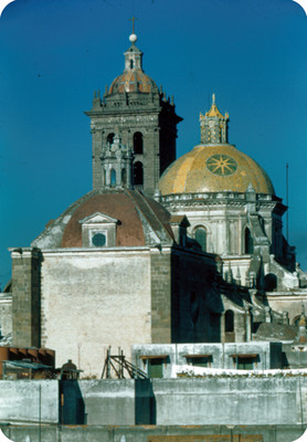 Torre y cupulas de la catedral, lado este
