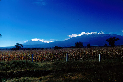 Vista panorámica de los volcanes Popocatepetl e Iztaccihuatl