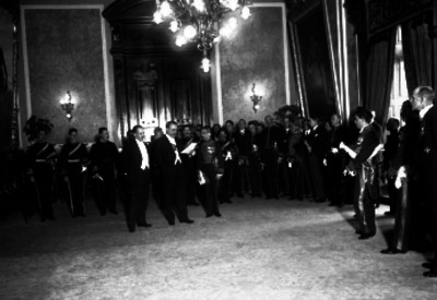 Alvaro Obregón contesta las felicitaciones del Cuerpo Diplomático en Palacio Nacional