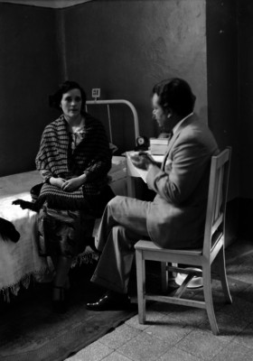 La madre Concepción Acevedo de la Llata siendo entrevistada