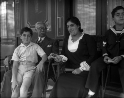 Pascual Ortiz Rubio con su familia, retrato de grupo