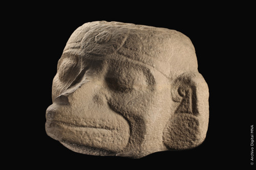 Escultura deidad o sobrenatural